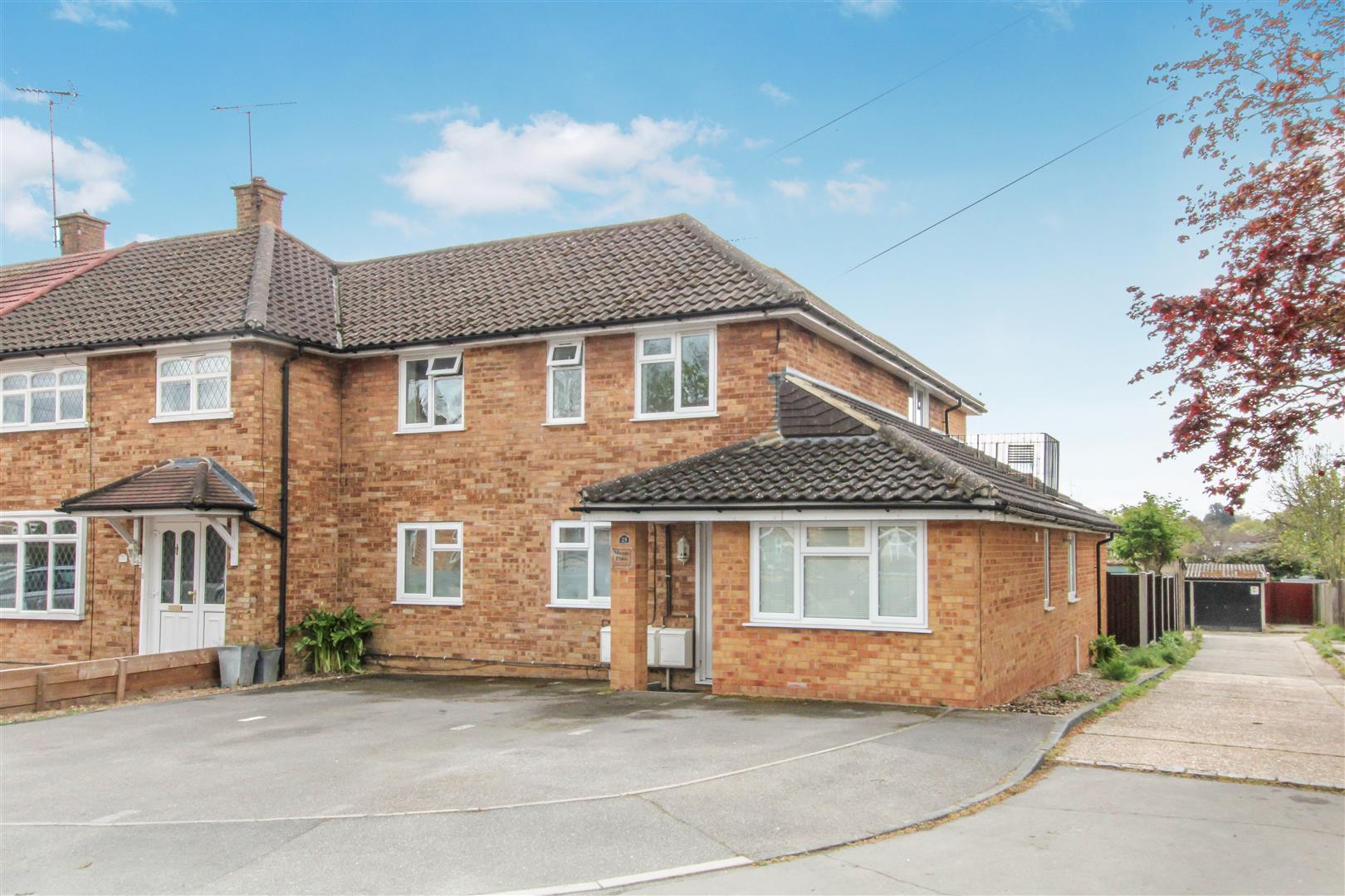 25 Whittington Road, Hutton, Brentwood Keith Ashton